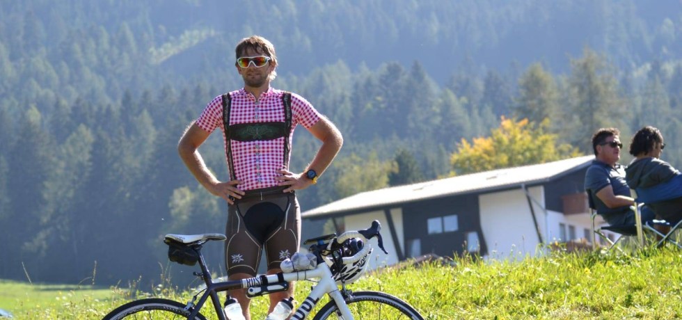 Onabike.cc - Cyclist in Bavarian Jersey